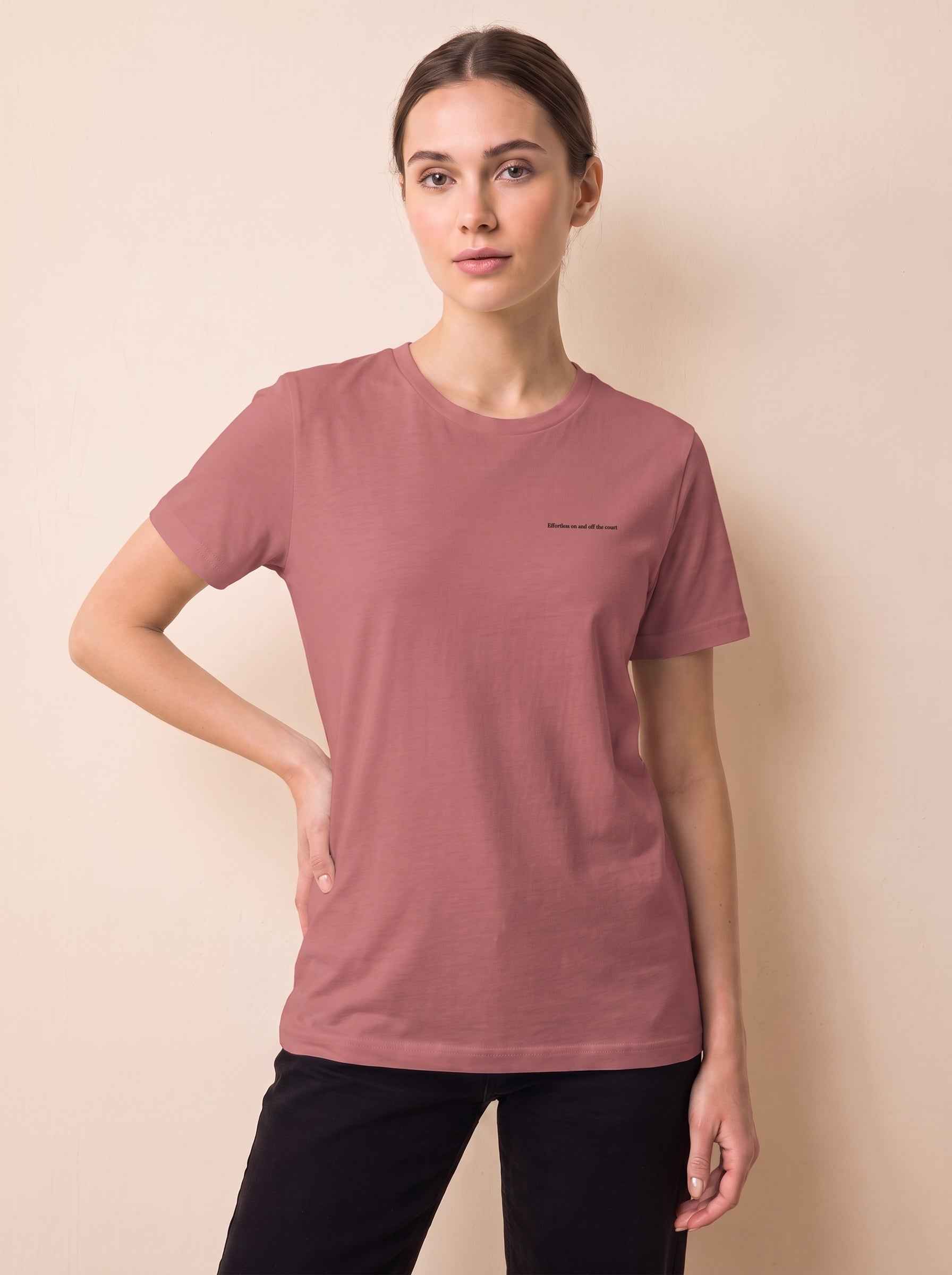 Müheloses T-Shirt auf und abseits des Courts