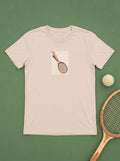 Tennisschläger haltendes T-Shirt