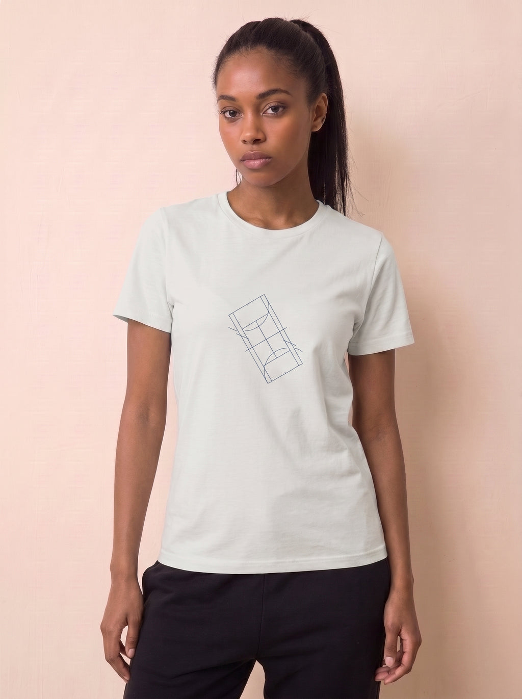 T-shirt illustré d'un court de tennis